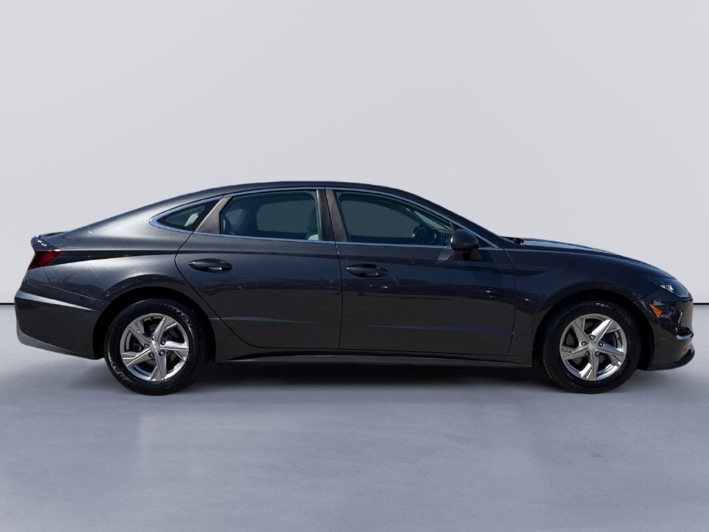 Used 2022 Hyundai Sonata SE w/ Cargo Package FWD image 2