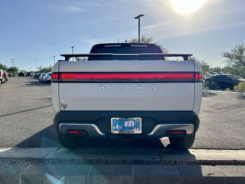 Used 2022 Rivian R1T Adventure image 5