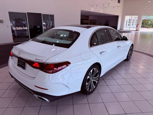 Used 2024 Mercedes-Benz E 350 4MATIC Sedan image 12
