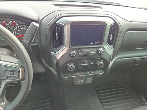 Used 2020 Chevrolet Silverado 1500 LT AWD/4WD image 22