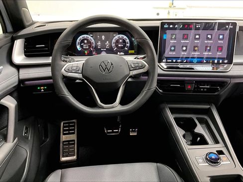New 2026 Volkswagen Tiguan SE R-Line image 15