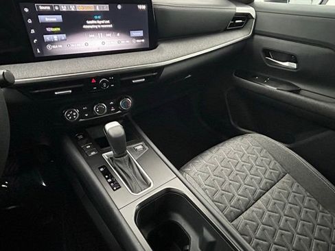 Used 2025 Nissan Kicks SV image 21