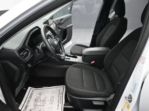 Used 2025 Ford Escape Active AWD/4WD image 12