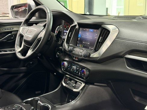 Certified 2023 GMC Terrain SLT w/ Infotainment Package II AWD/4WD image 9