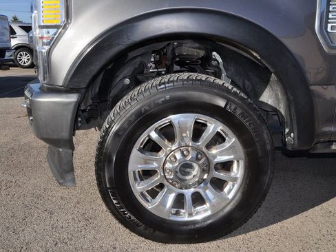 Used 2021 Ford F250 Limited image 9