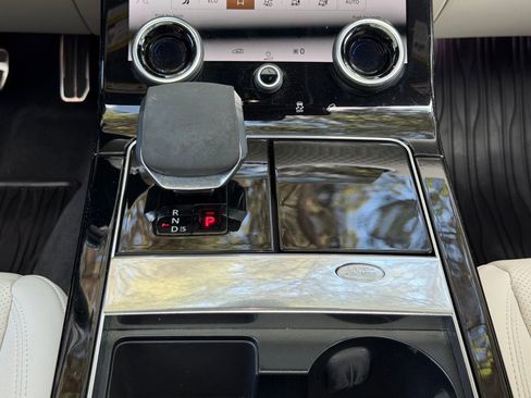 Used 2022 Land Rover Range Rover Velar R-Dynamic S image 21