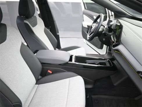 Used 2024 Volkswagen ID.4 2WD image 25