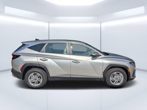 New 2026 Hyundai Tucson SE FWD image 2