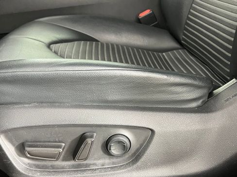 Used 2020 Toyota Camry SE image 17