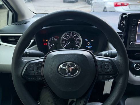Used 2021 Toyota Corolla LE image 21