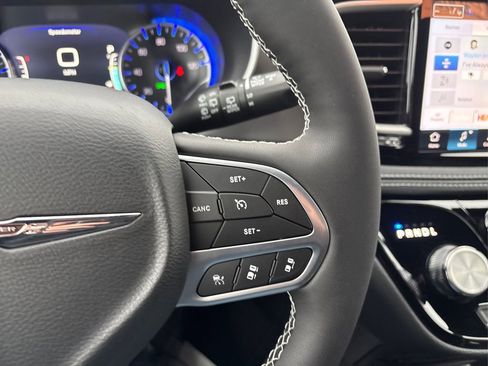 New 2026 Chrysler Pacifica Select image 23
