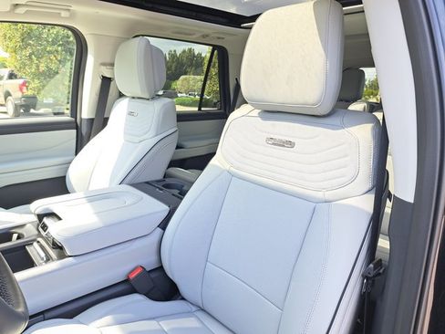 New 2026 Ford Expedition Platinum w/ Platinum Ultimate Package AWD/4WD image 21