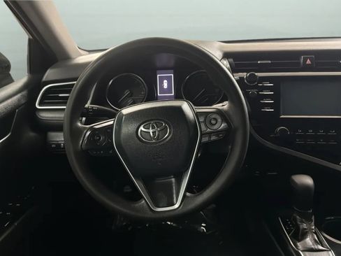 Used 2018 Toyota Camry LE FWD image 10
