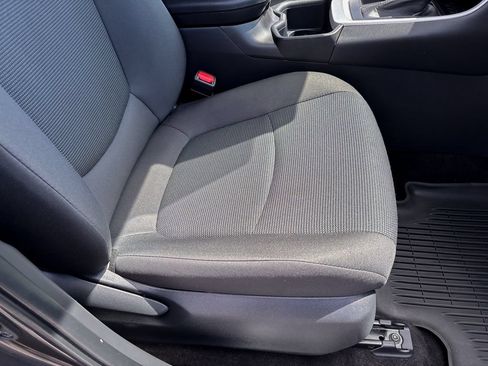 Certified 2025 Toyota RAV4 LE FWD image 35