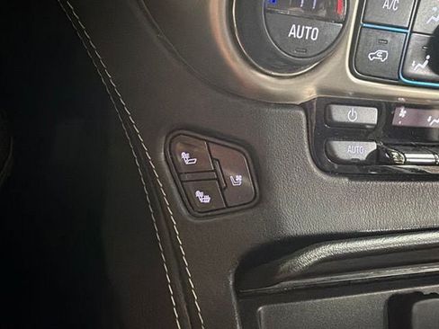 Used 2018 GMC Yukon Denali w/ Open Road Package AWD/4WD image 19