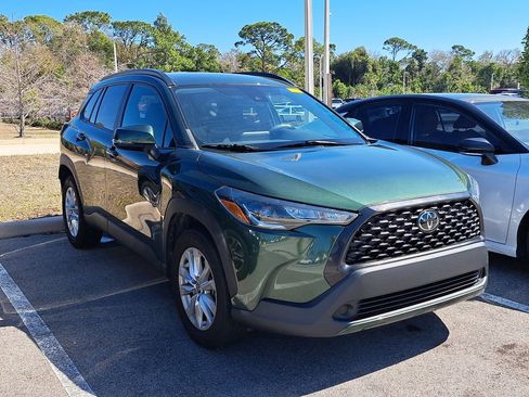 Certified 2022 Toyota Corolla Cross LE image 4