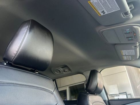 Used 2023 Ford Explorer XLT w/ Equipment Group 202A RWD image 20