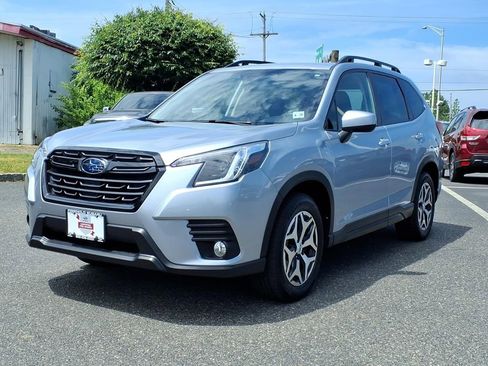 Certified 2023 Subaru Forester Premium AWD/4WD image 3