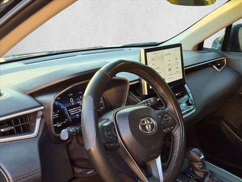 Used 2026 Toyota Corolla Cross XLE w/ Convenience Package FWD image 8