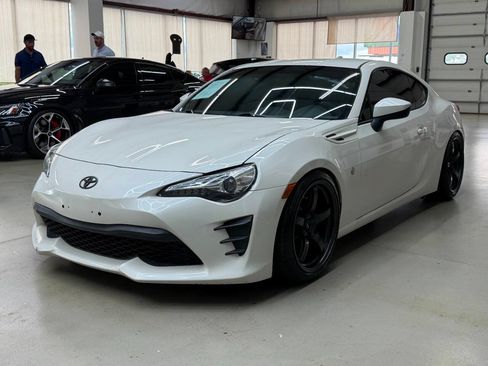 Used 2017 Toyota 86 RWD image 5