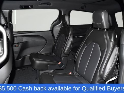 New 2026 Chrysler Pacifica Select w/ S Appearance Package FWD image 31