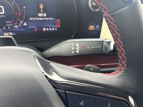 Used 2025 Chevrolet Traverse RS image 21