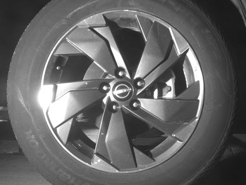 Used 2025 Nissan Rogue SV AWD/4WD image 13