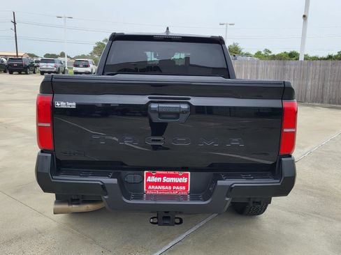 Used 2024 Toyota Tacoma TRD Off-Road AWD/4WD image 4