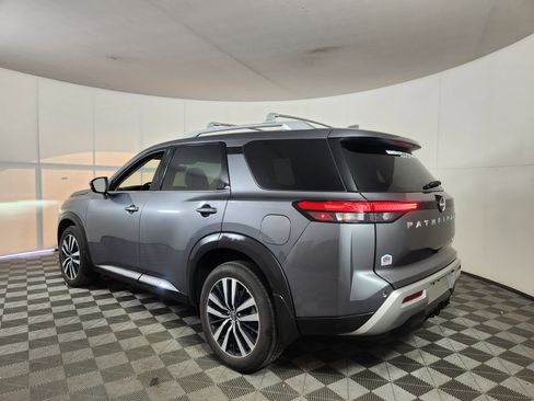 Used 2025 Nissan Pathfinder Platinum image 5