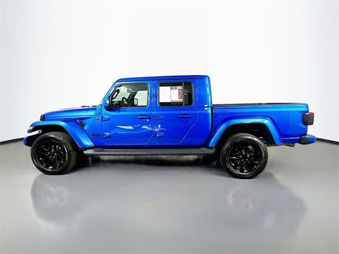 Used 2023 Jeep Gladiator Overland image 5