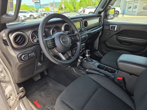Certified 2018 Jeep Wrangler Unlimited Sport S AWD/4WD image 16