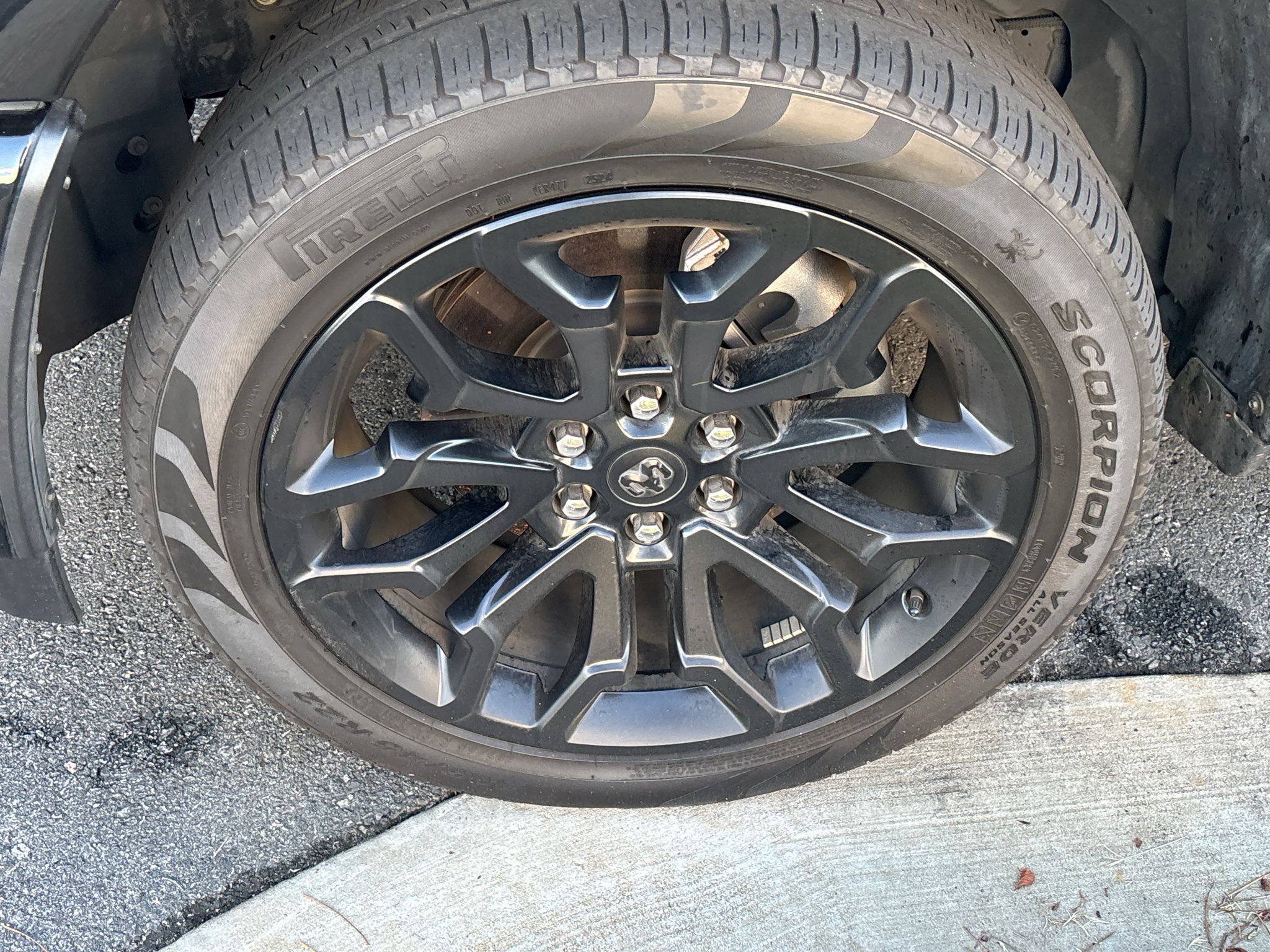 Used 2025 RAM 1500 Limited AWD/4WD image 16