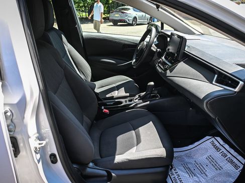 Used 2022 Toyota Corolla LE FWD image 17