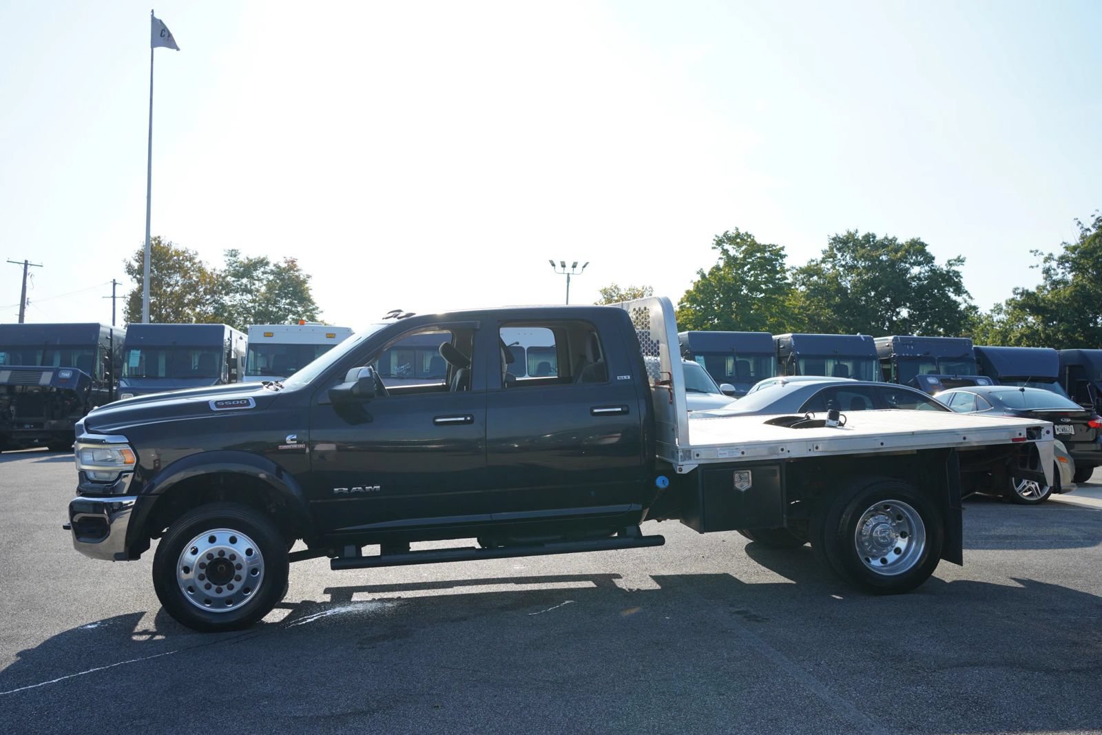 Used 2019 RAM 5500 SLT w/ Quick Order Package 2YG SLT AWD/4WD image 6