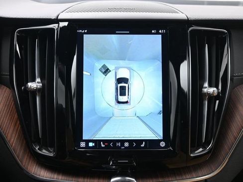 Used 2023 Volvo XC60 B5 Ultimate w/ Protection Package Premier image 22