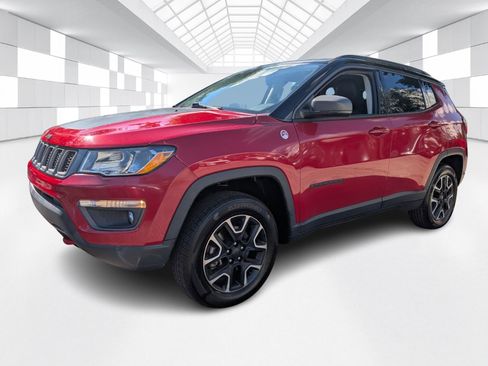 Used 2019 Jeep Compass Trailhawk image 3