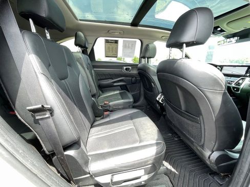 Certified 2023 Kia Sorento SX FWD image 28