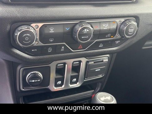 Used 2025 Jeep Wrangler Sport AWD/4WD image 30