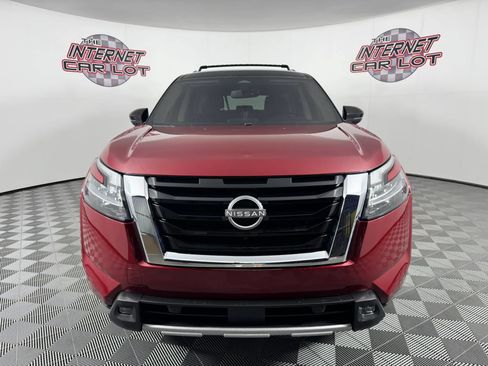Used 2022 Nissan Pathfinder SL AWD/4WD image 2