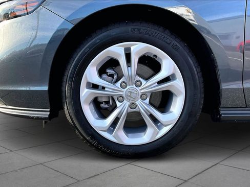 Used 2025 Honda Accord LX image 11