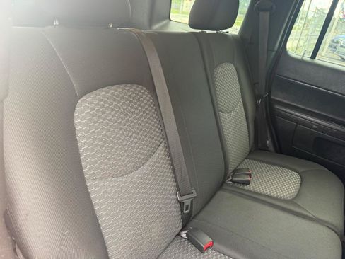 Used 2011 Chevrolet HHR LT FWD image 30