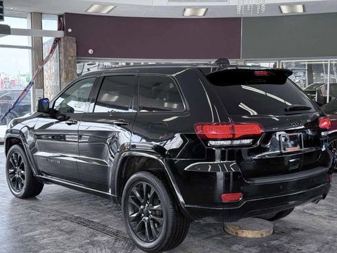 Used 2021 Jeep Grand Cherokee Laredo X image 11