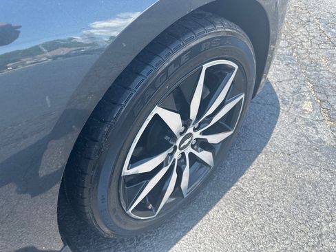Used 2016 Chevrolet Malibu LT w/ Leather Package FWD image 8