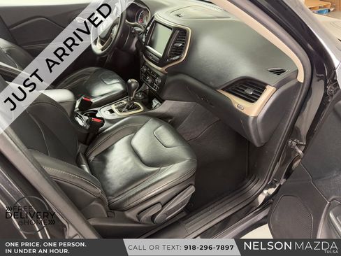 Used 2016 Jeep Cherokee Limited image 40