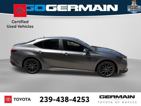 Used 2025 Toyota Camry SE FWD image 4