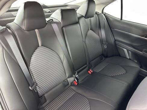 Used 2024 Toyota Camry SE image 28