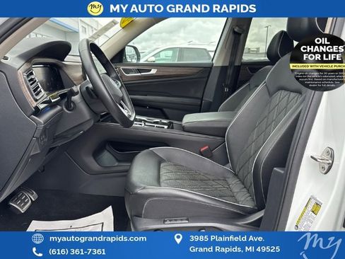 Used 2024 Volkswagen Atlas SEL Premium R-Line AWD/4WD image 46