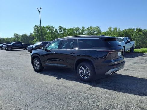 Used 2025 Chevrolet Traverse LT AWD/4WD image 36
