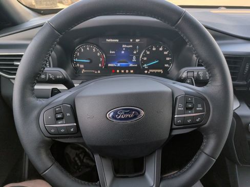 Certified 2020 Ford Explorer XLT w/ Equipment Group 202A AWD/4WD image 25