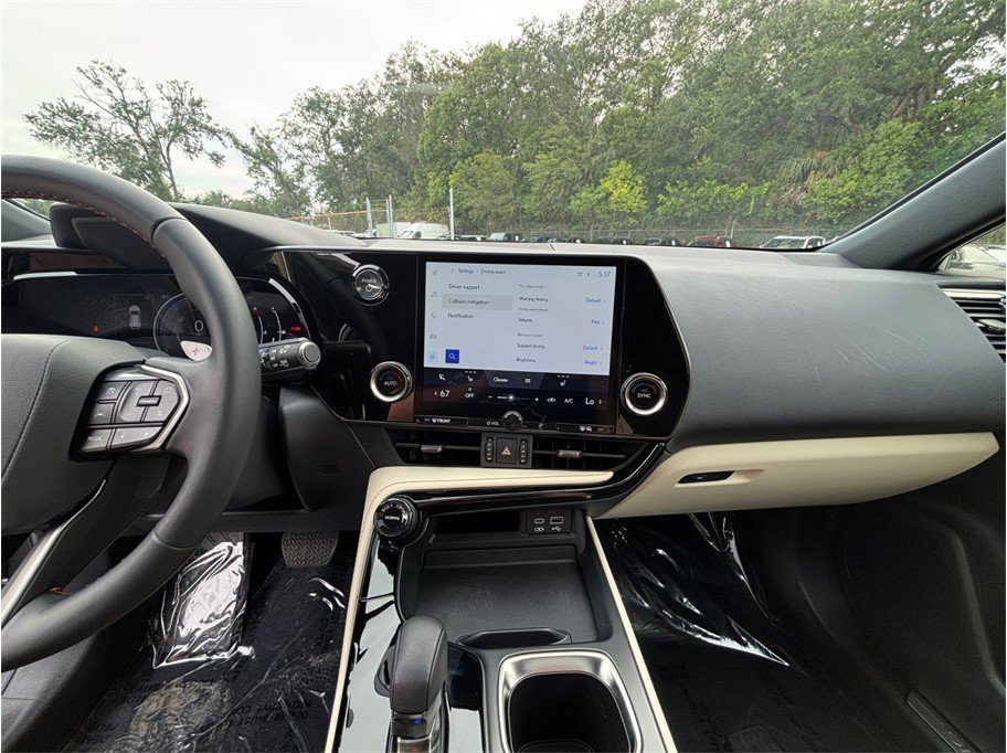 Used 2024 Lexus NX 350h AWD image 11